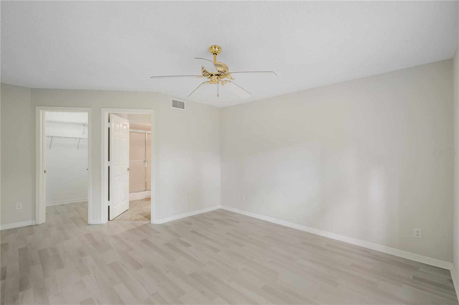 Image 17 of 42 For 3930 Leeward Passage Court 103