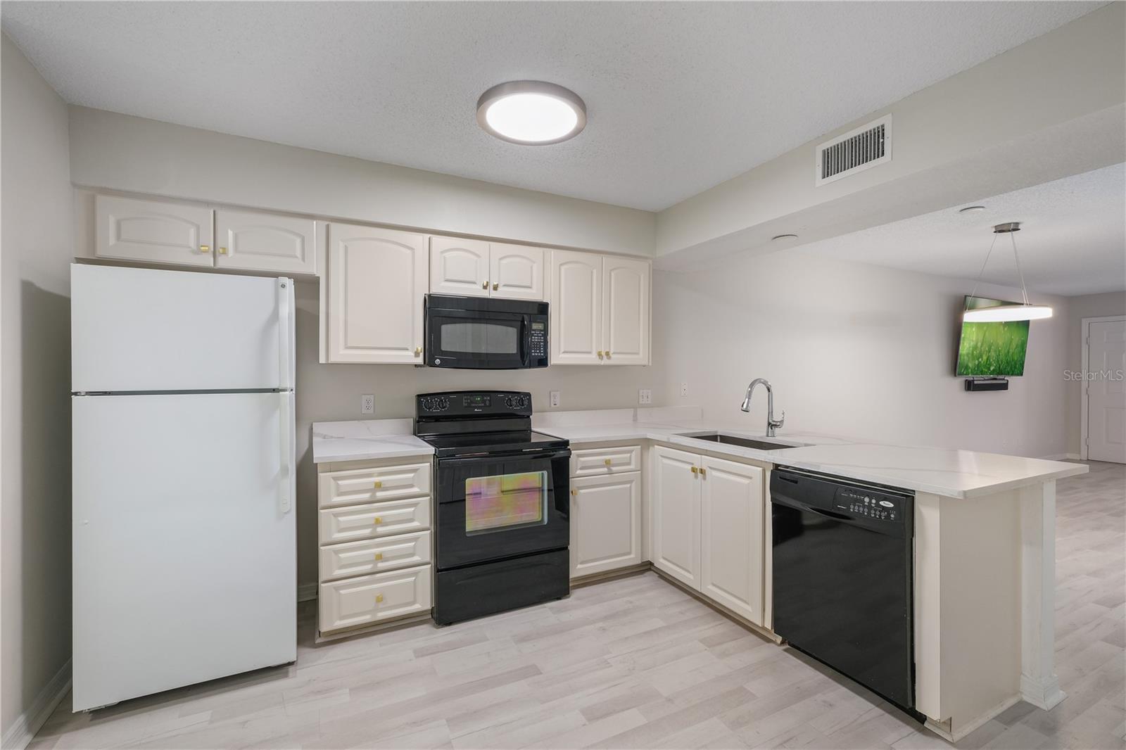 Image 2 of 42 For 3930 Leeward Passage Court 103