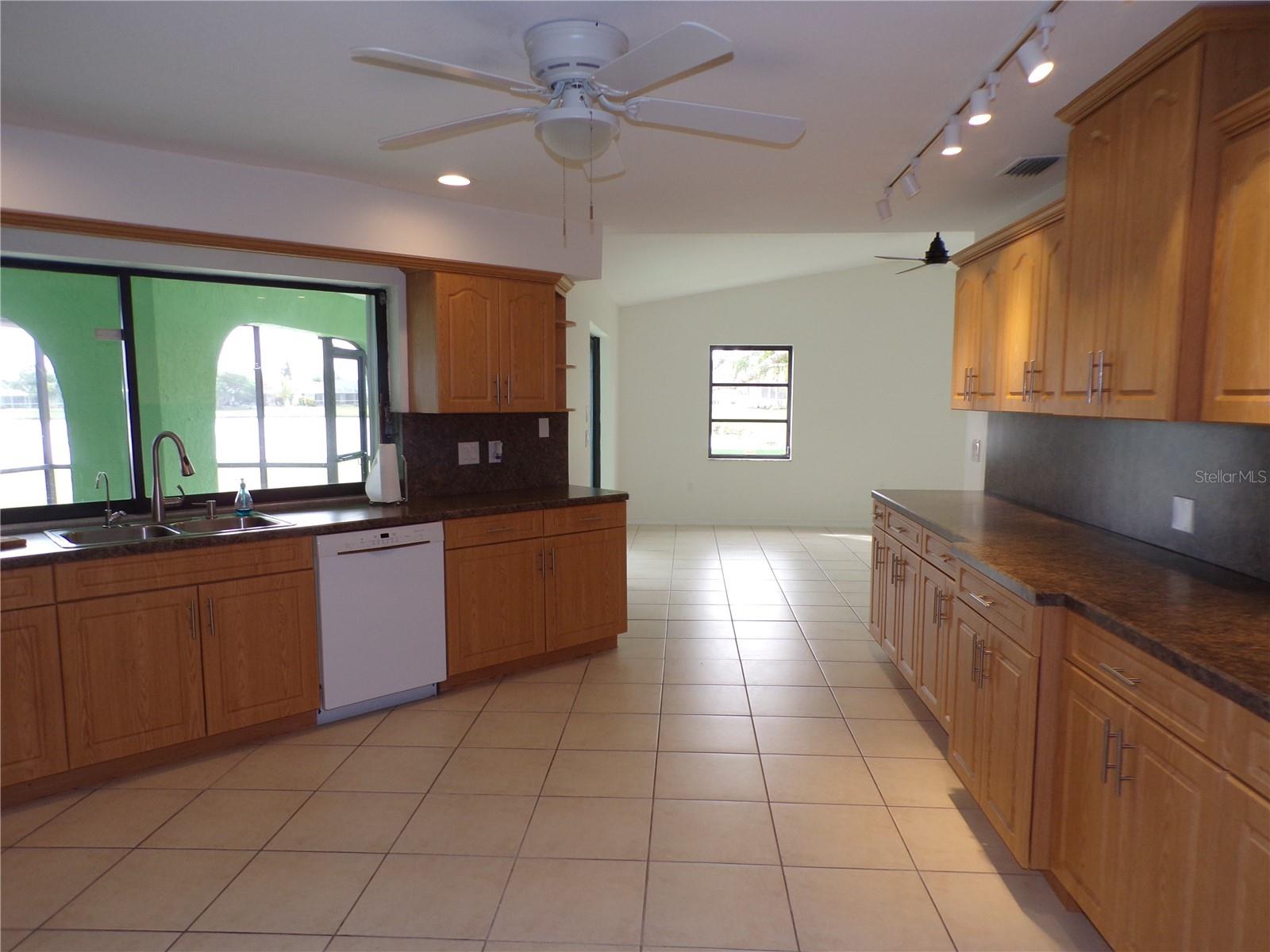 Image 3 of 61 For 2437 Greenland Court