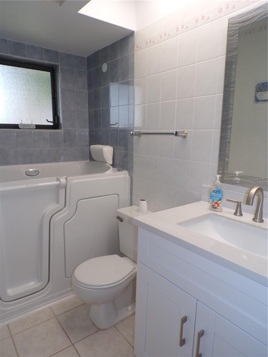 Image 30 of 61 For 2437 Greenland Court