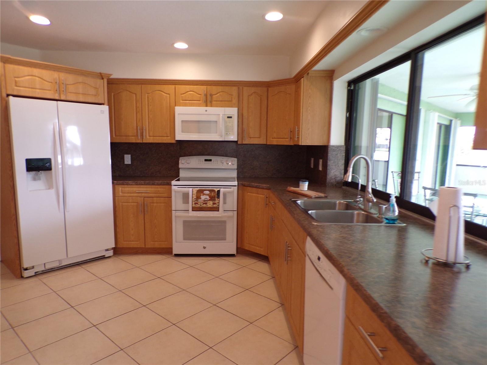 Image 4 of 61 For 2437 Greenland Court