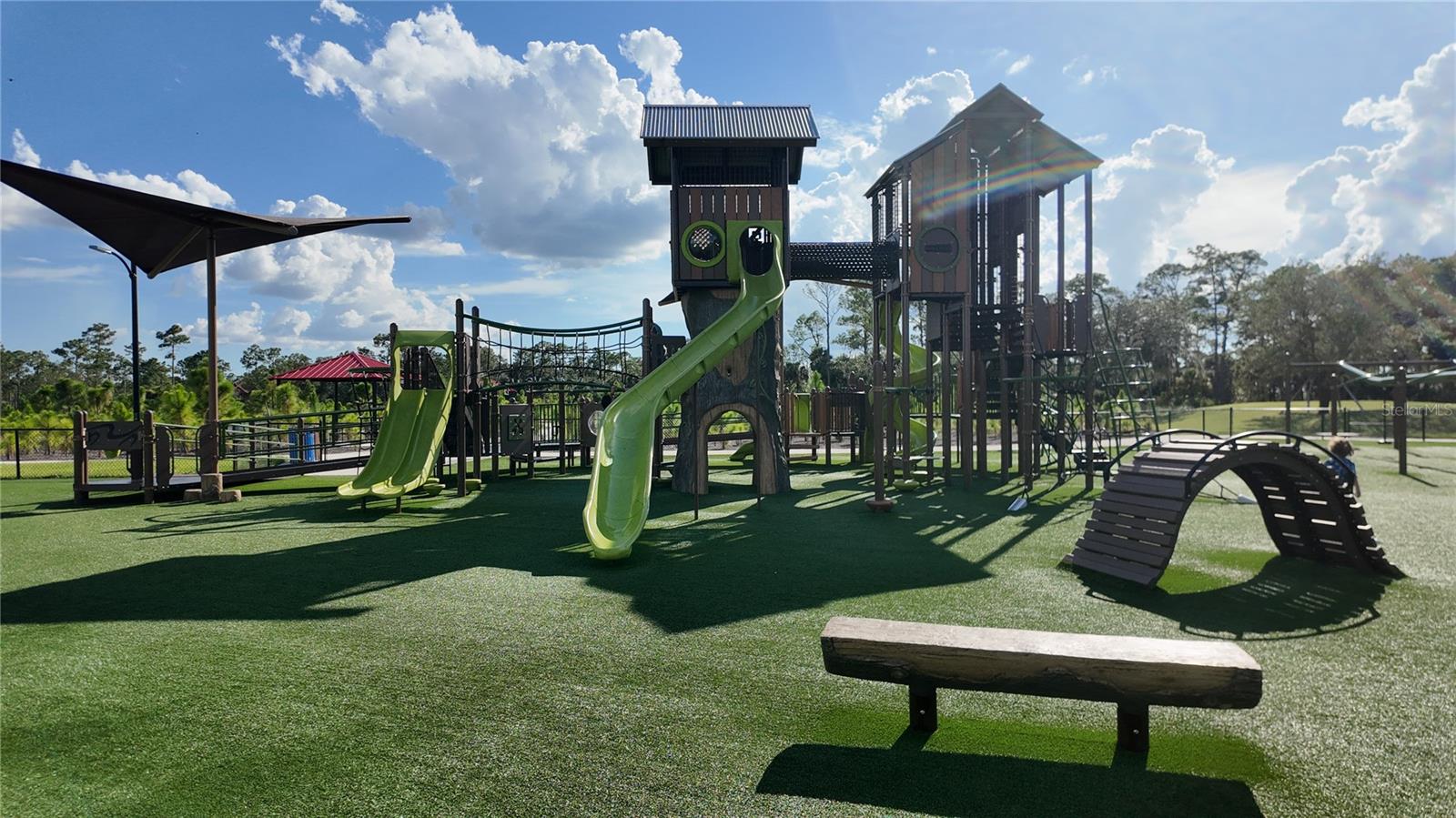 Image 35 of 44 For 17652 Woodland Court