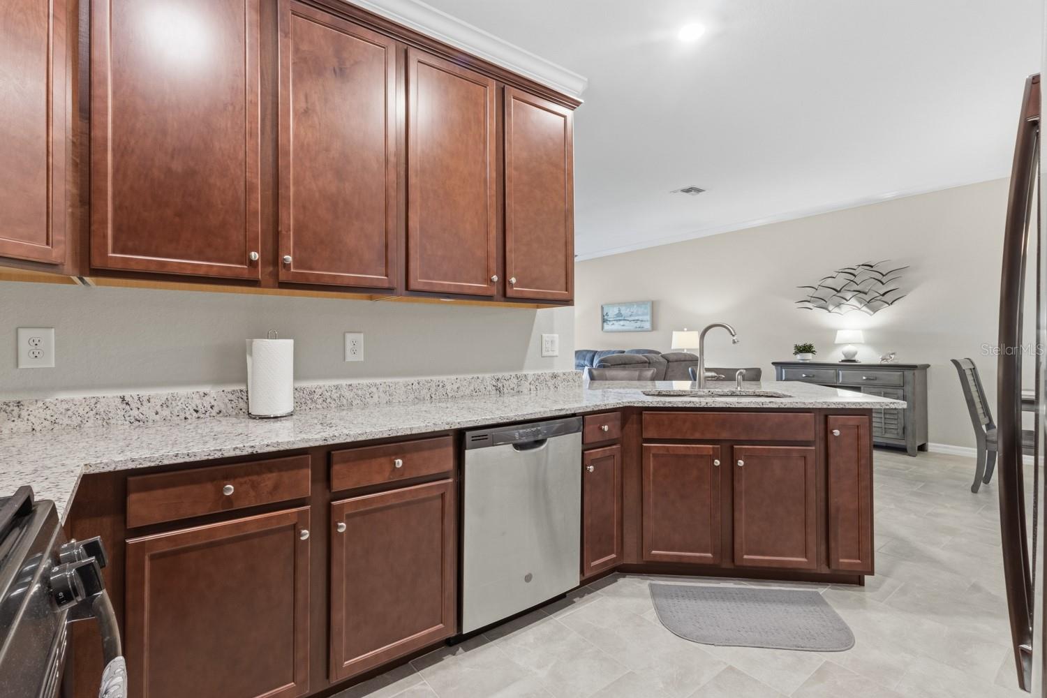 Image 5 of 44 For 17652 Woodland Court