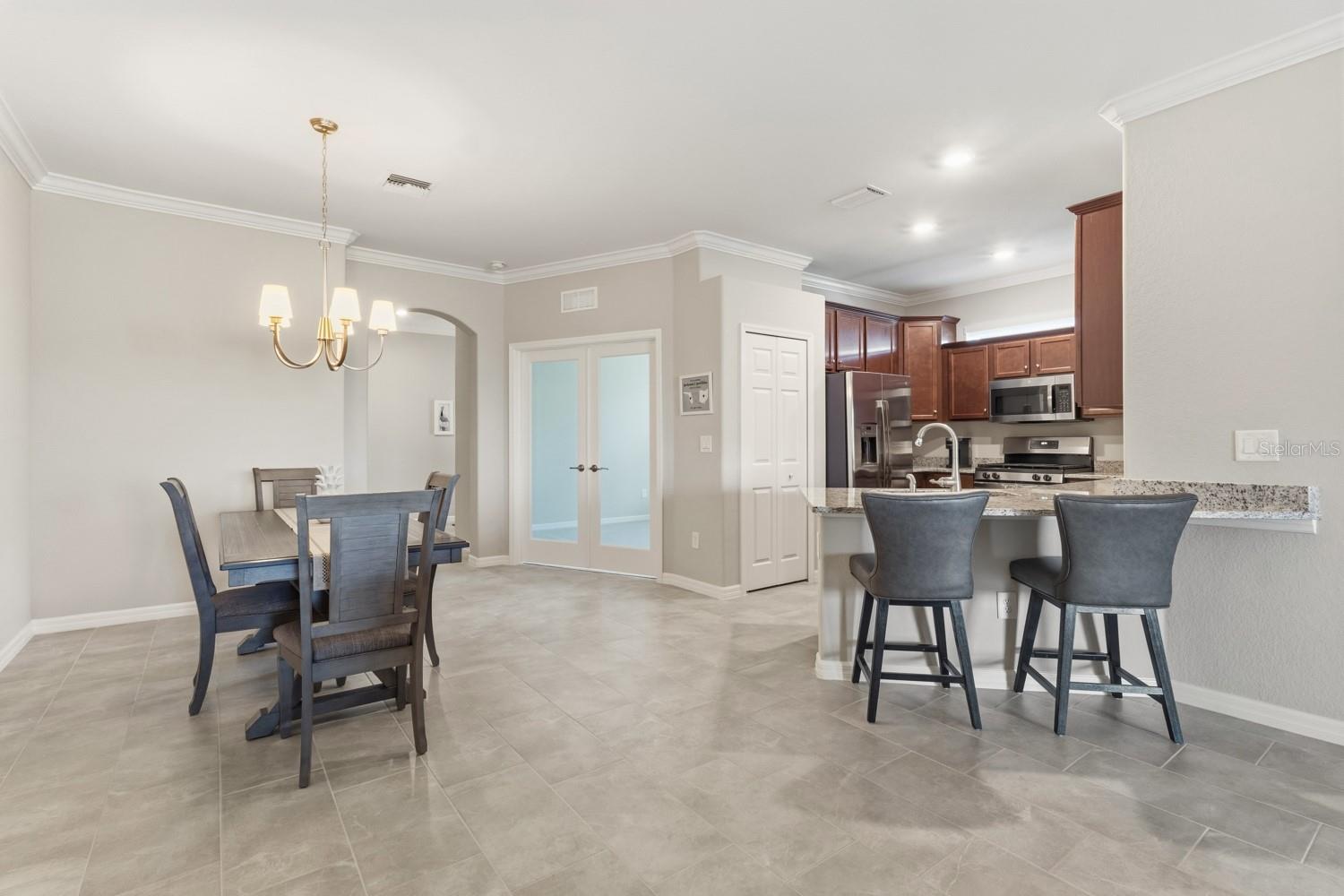 Image 7 of 44 For 17652 Woodland Court