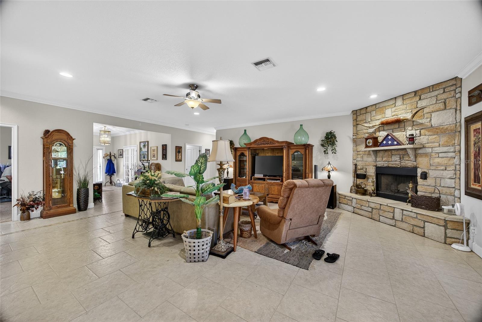 Image 11 of 48 For 3200 Rowland Drive