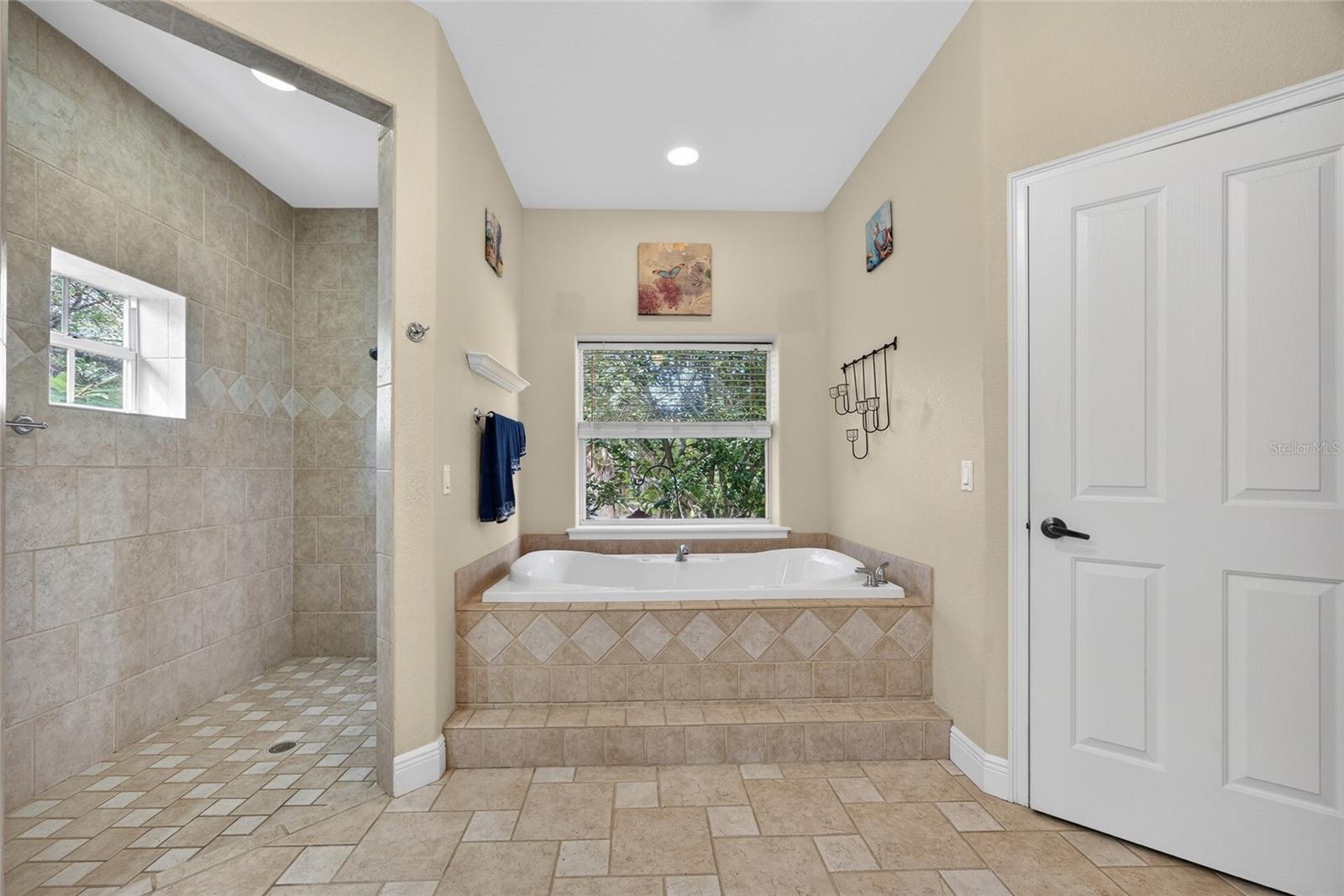 Image 31 of 48 For 3200 Rowland Drive