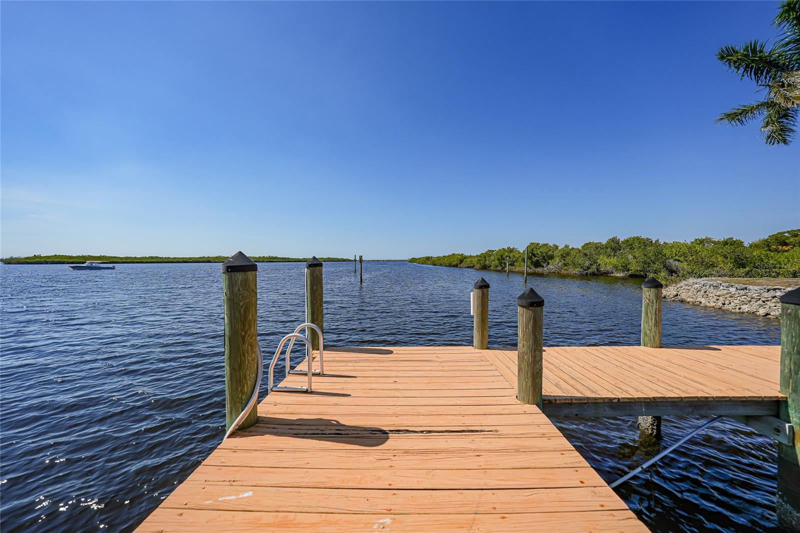 Image 24 of 80 For 3796 Peace River Drive