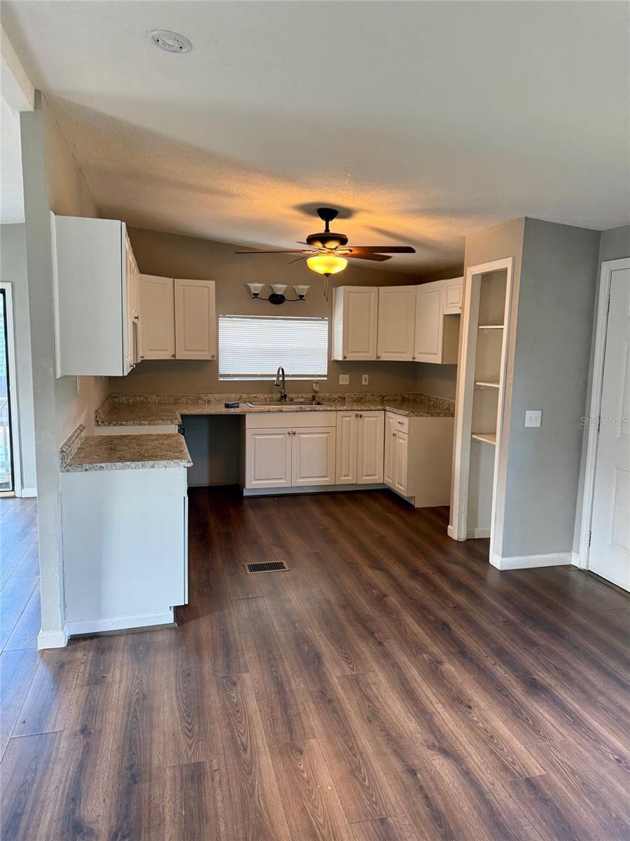 Image 6 of 28 For 3123 Crystal Hills Drive