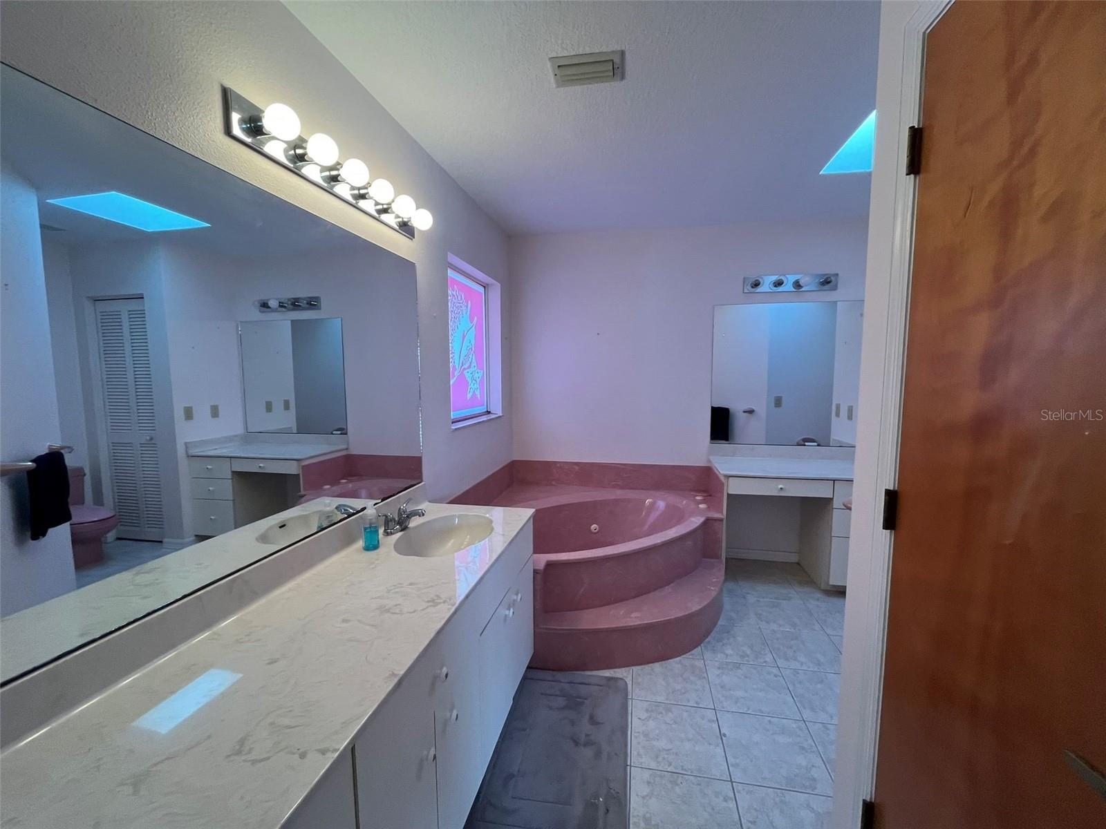 Image 8 of 17 For 1111 Brown Street