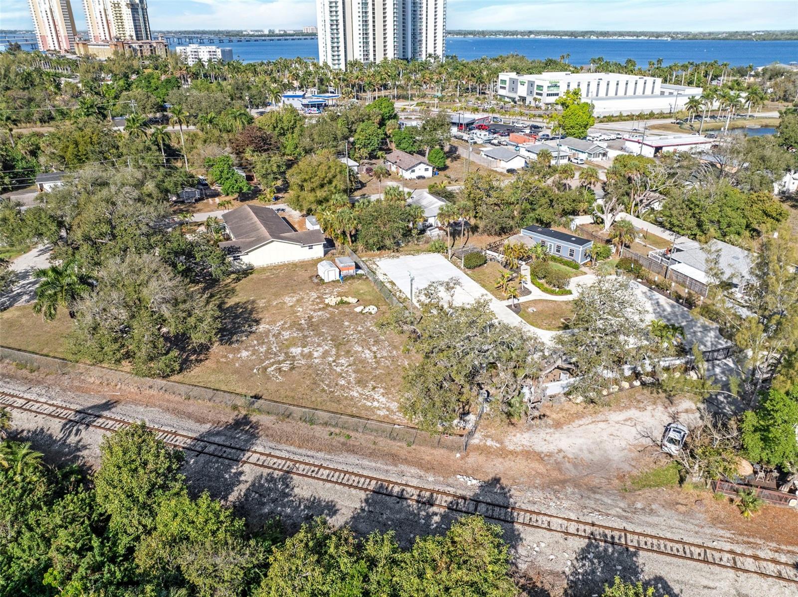 Image 14 of 28 For 1280 & 1290 Williams Street