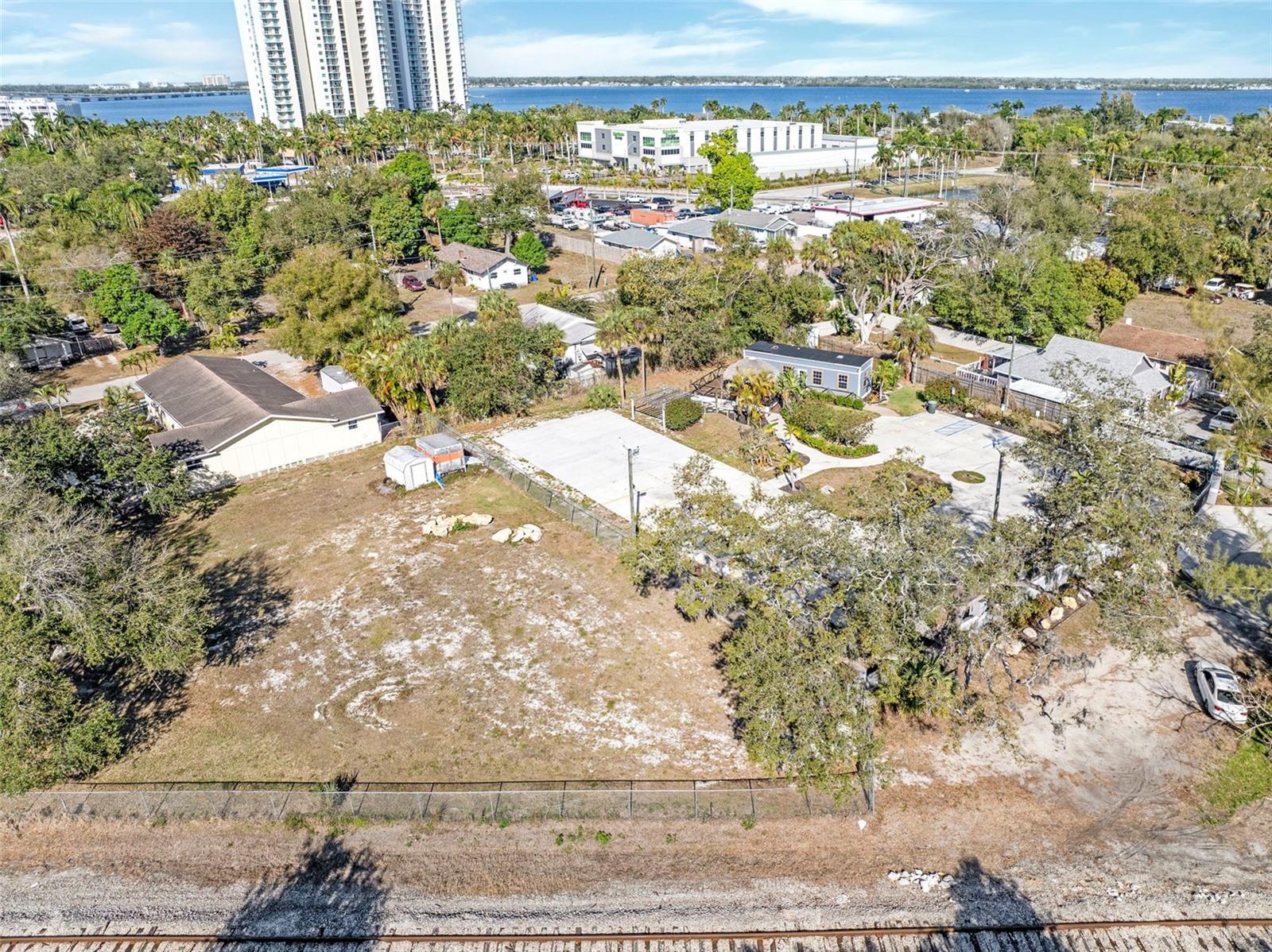 Image 24 of 28 For 1280 & 1290 Williams Street