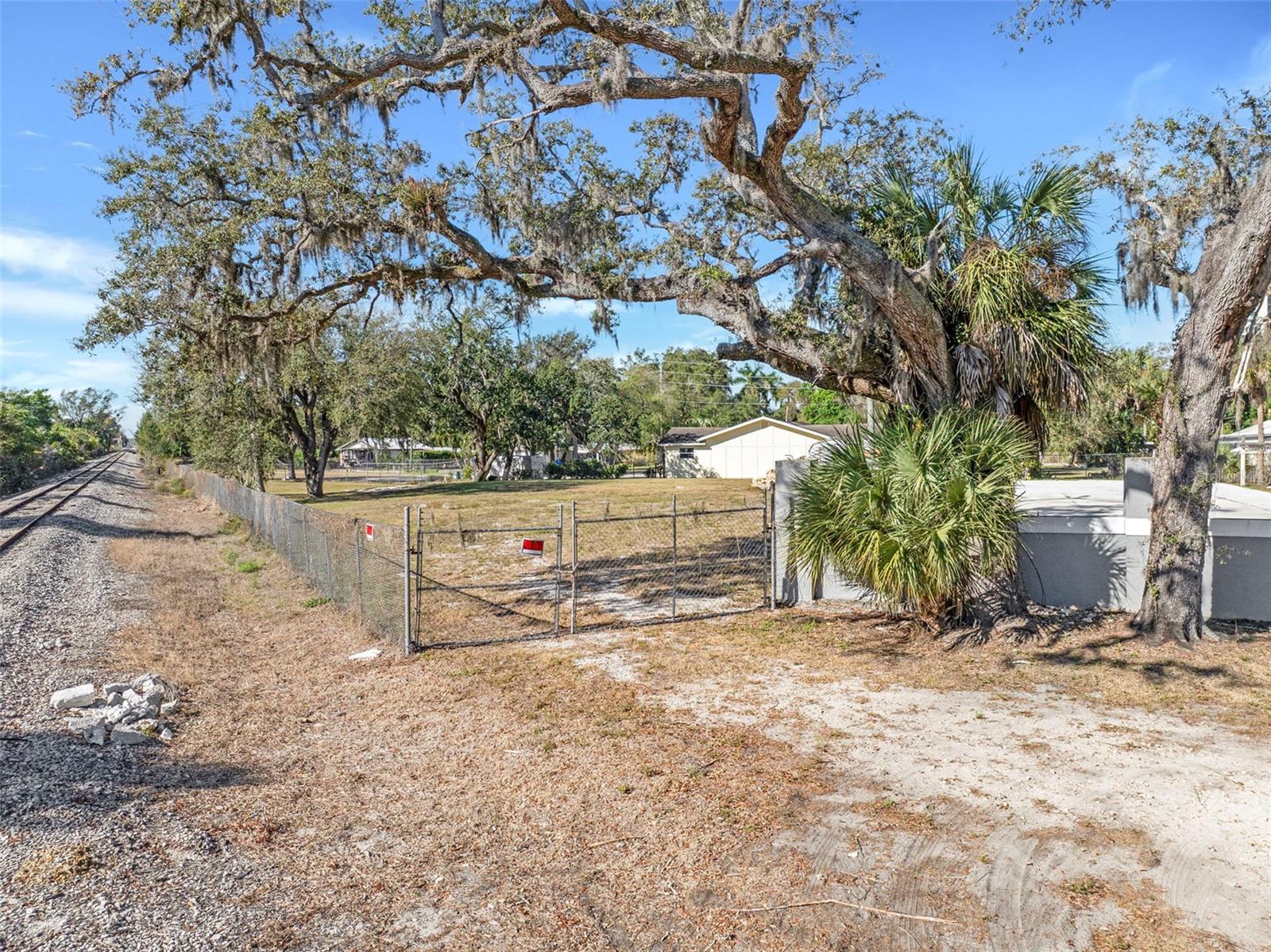 Image 26 of 28 For 1280 & 1290 Williams Street