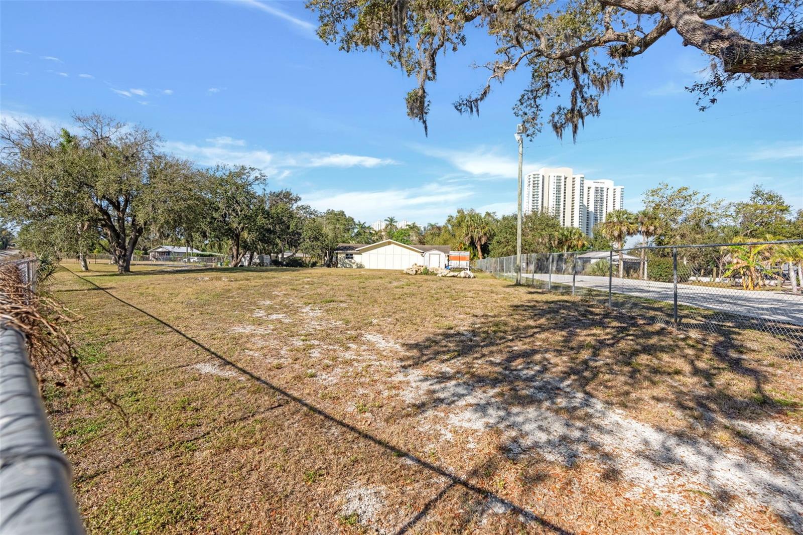 Image 27 of 28 For 1280 & 1290 Williams Street