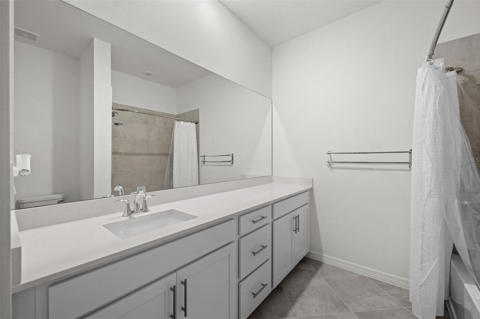 Image 13 of 44 For 14915 White Pearl Road