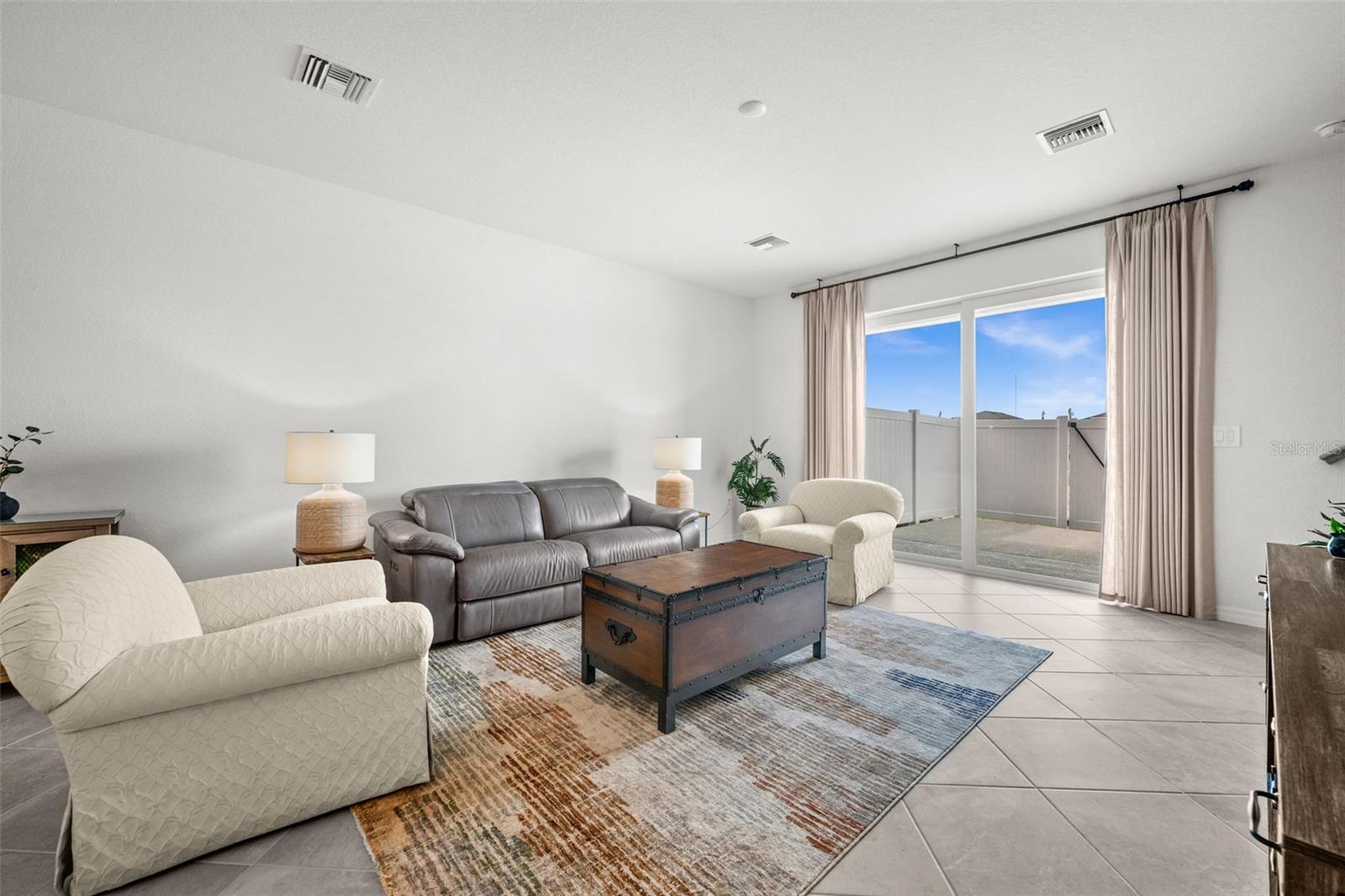 Image 9 of 44 For 14915 White Pearl Road