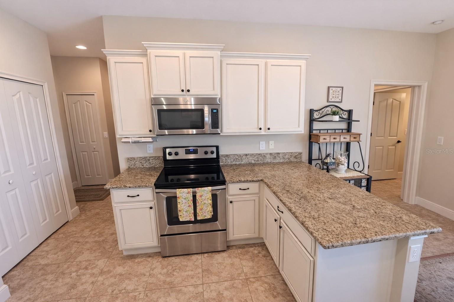 Image 14 of 35 For 2 Stern Place