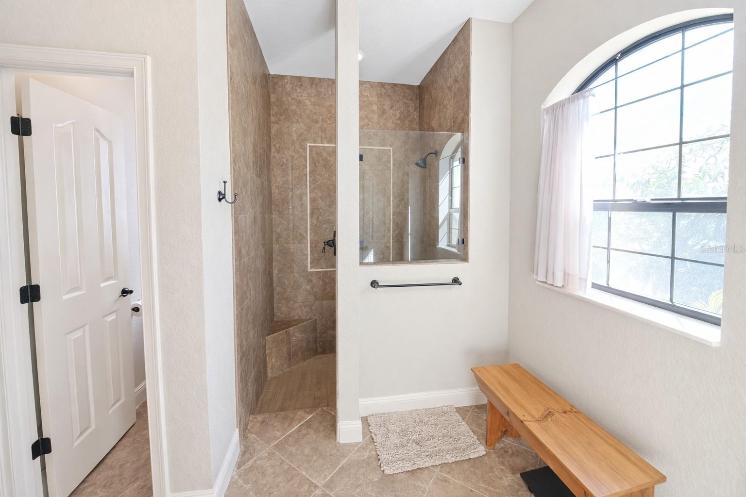 Image 22 of 35 For 2 Stern Place