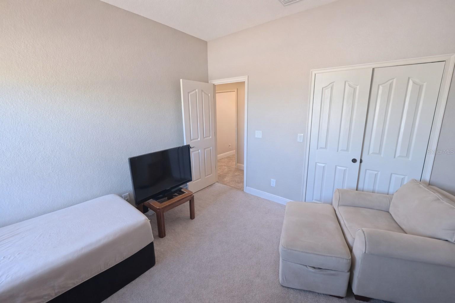 Image 28 of 35 For 2 Stern Place