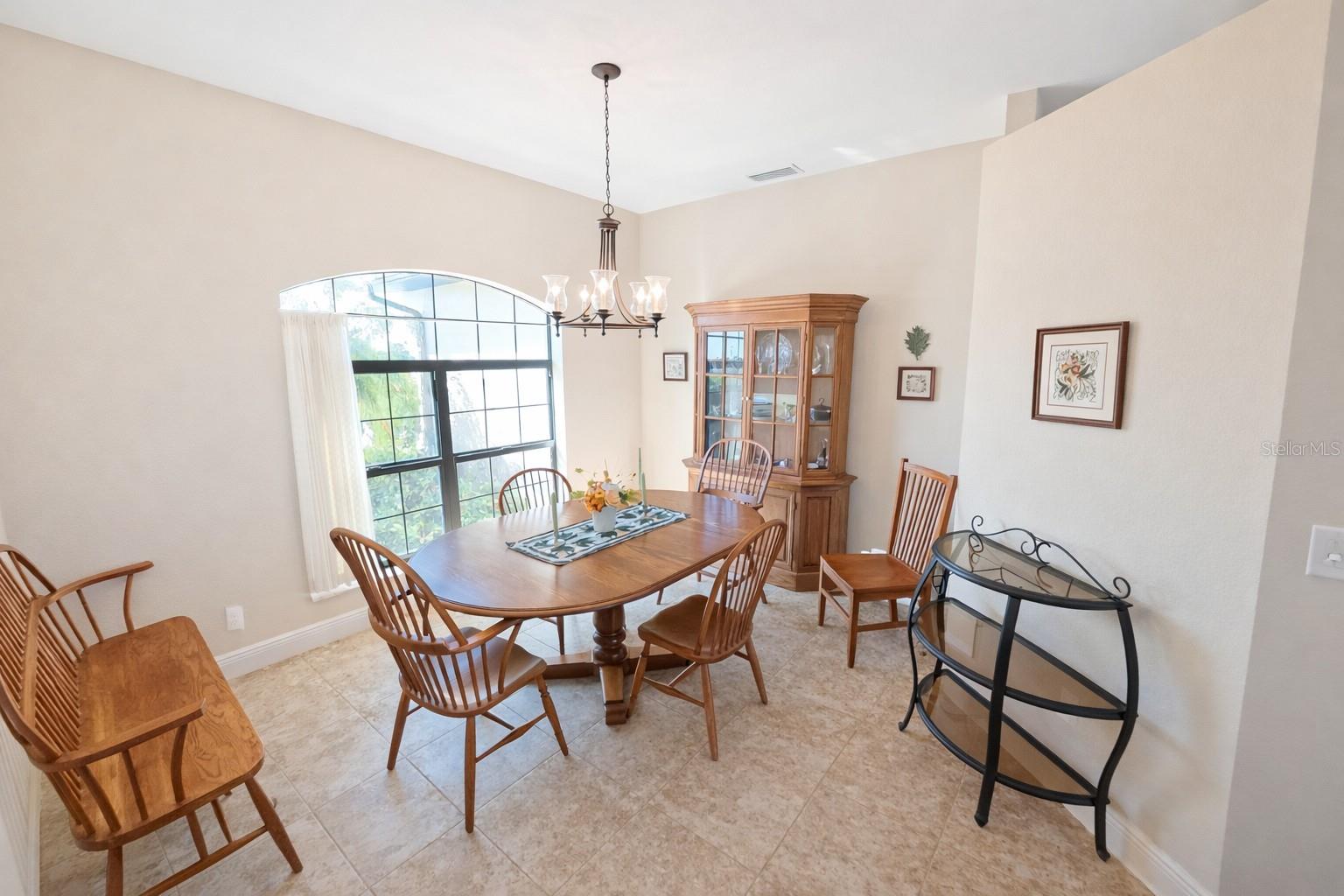 Image 9 of 35 For 2 Stern Place