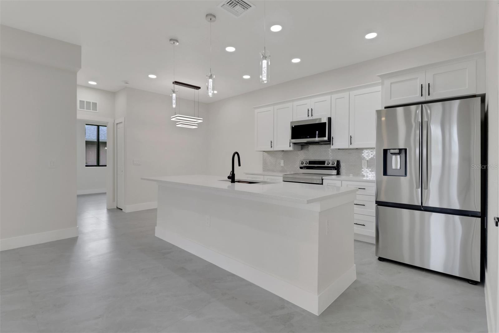 Image 10 of 23 For 4503 15th Street Sw