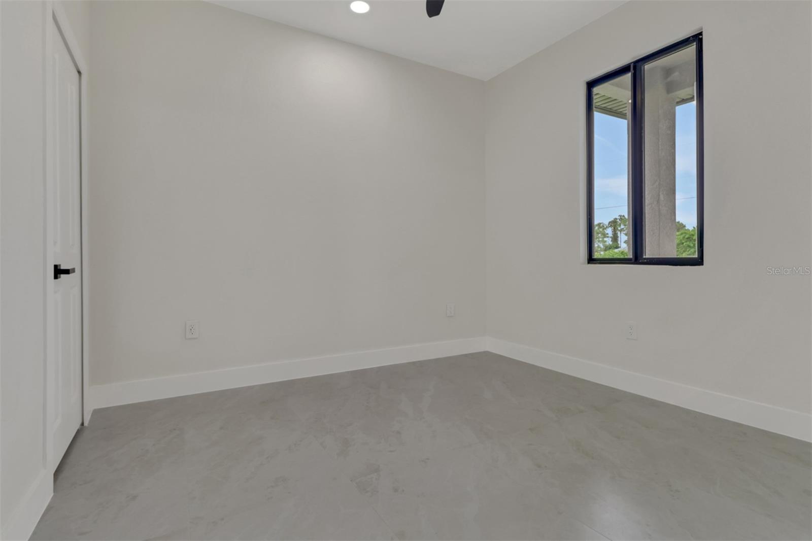 Image 20 of 23 For 4503 15th Street Sw