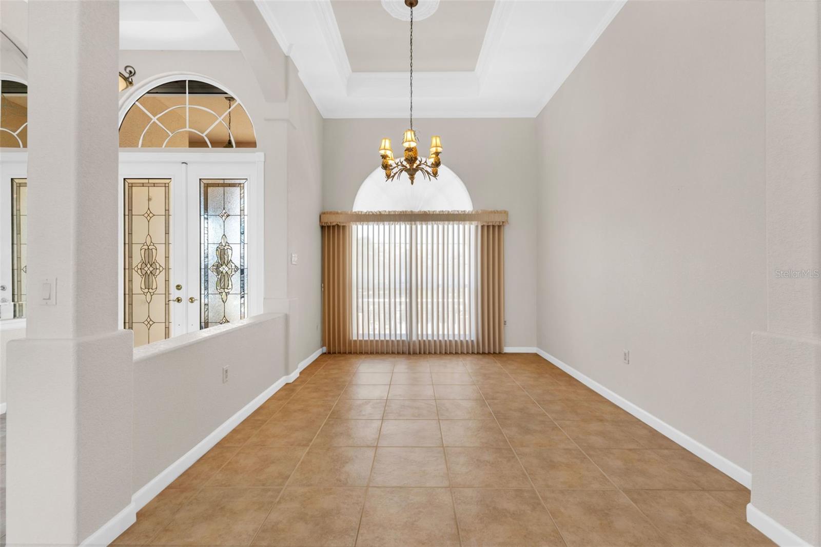 Image 11 of 97 For 570 Andora Drive