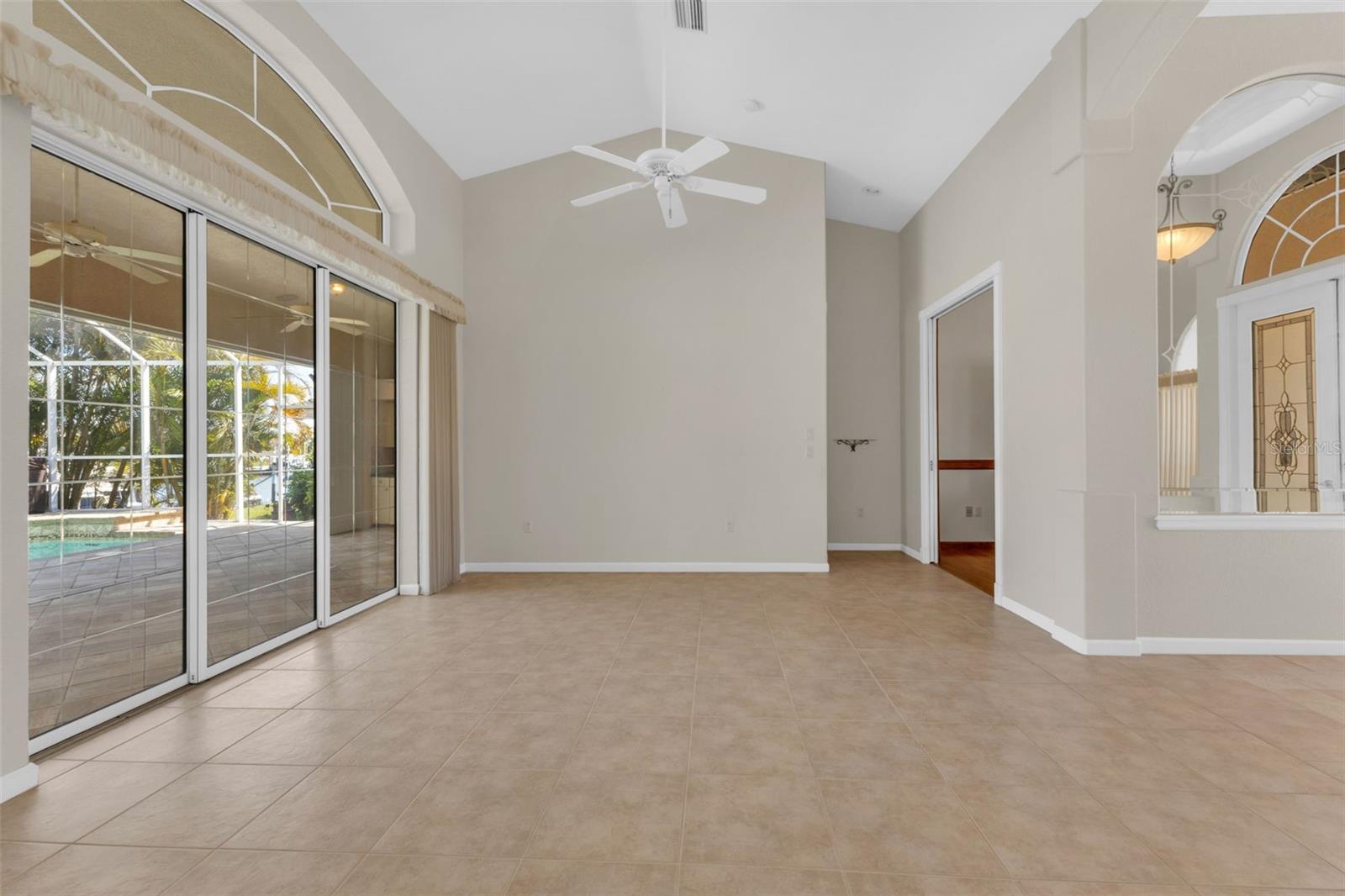 Image 13 of 97 For 570 Andora Drive