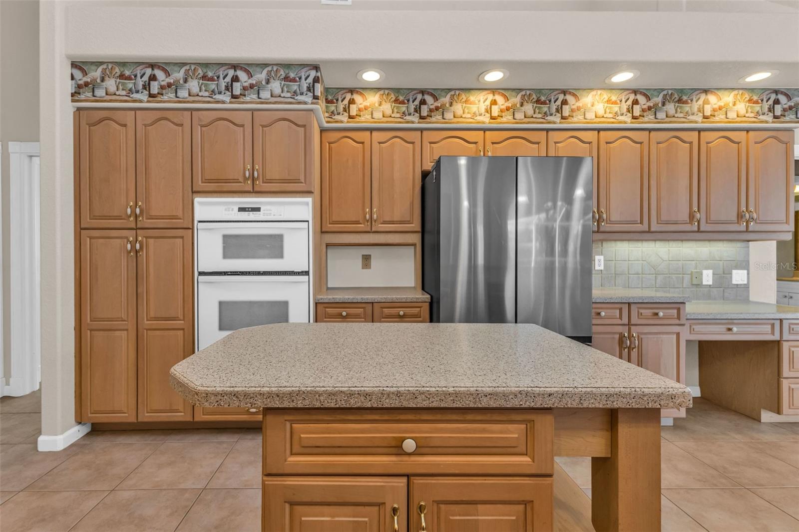 Image 23 of 97 For 570 Andora Drive