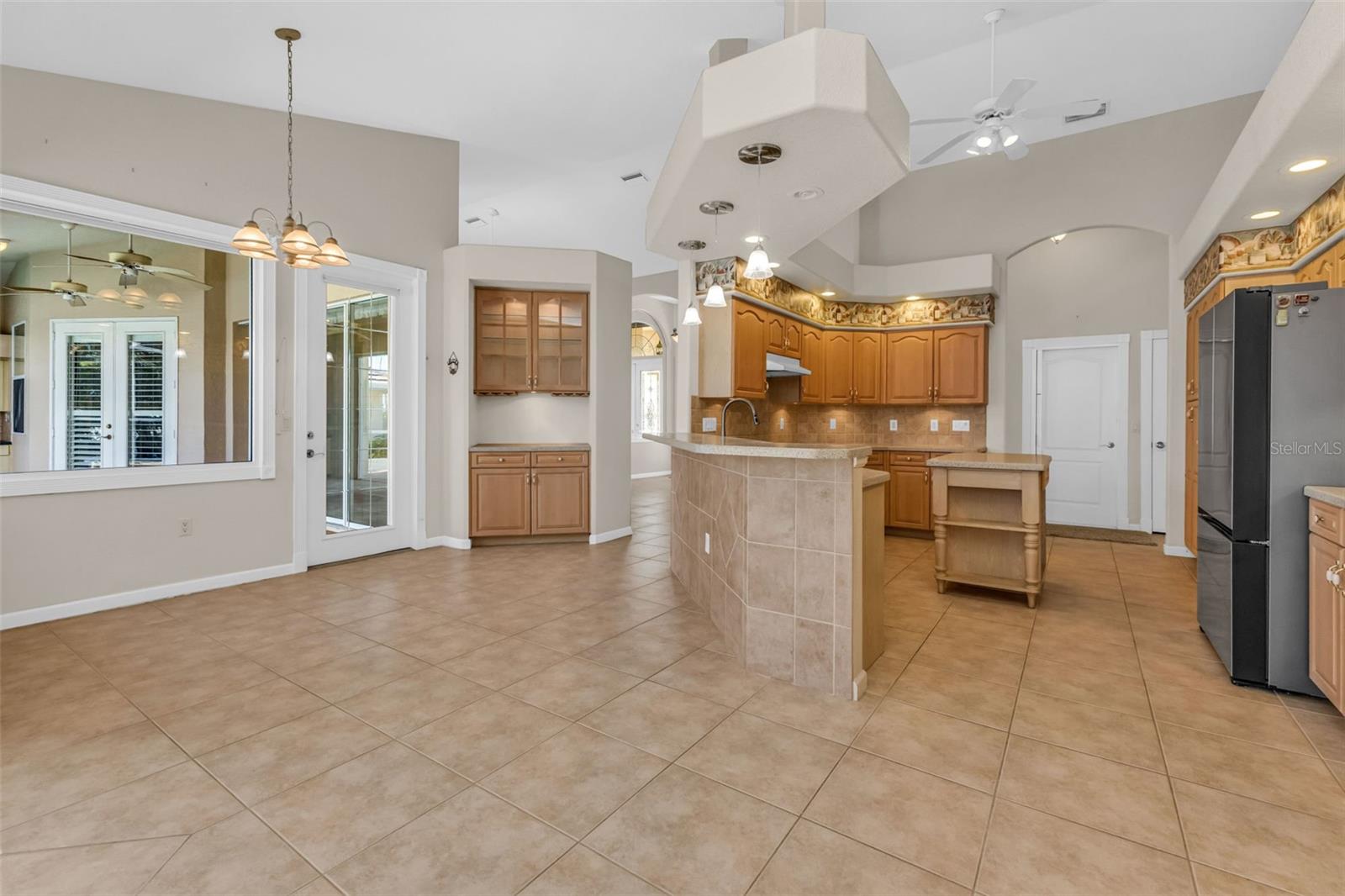 Image 26 of 97 For 570 Andora Drive