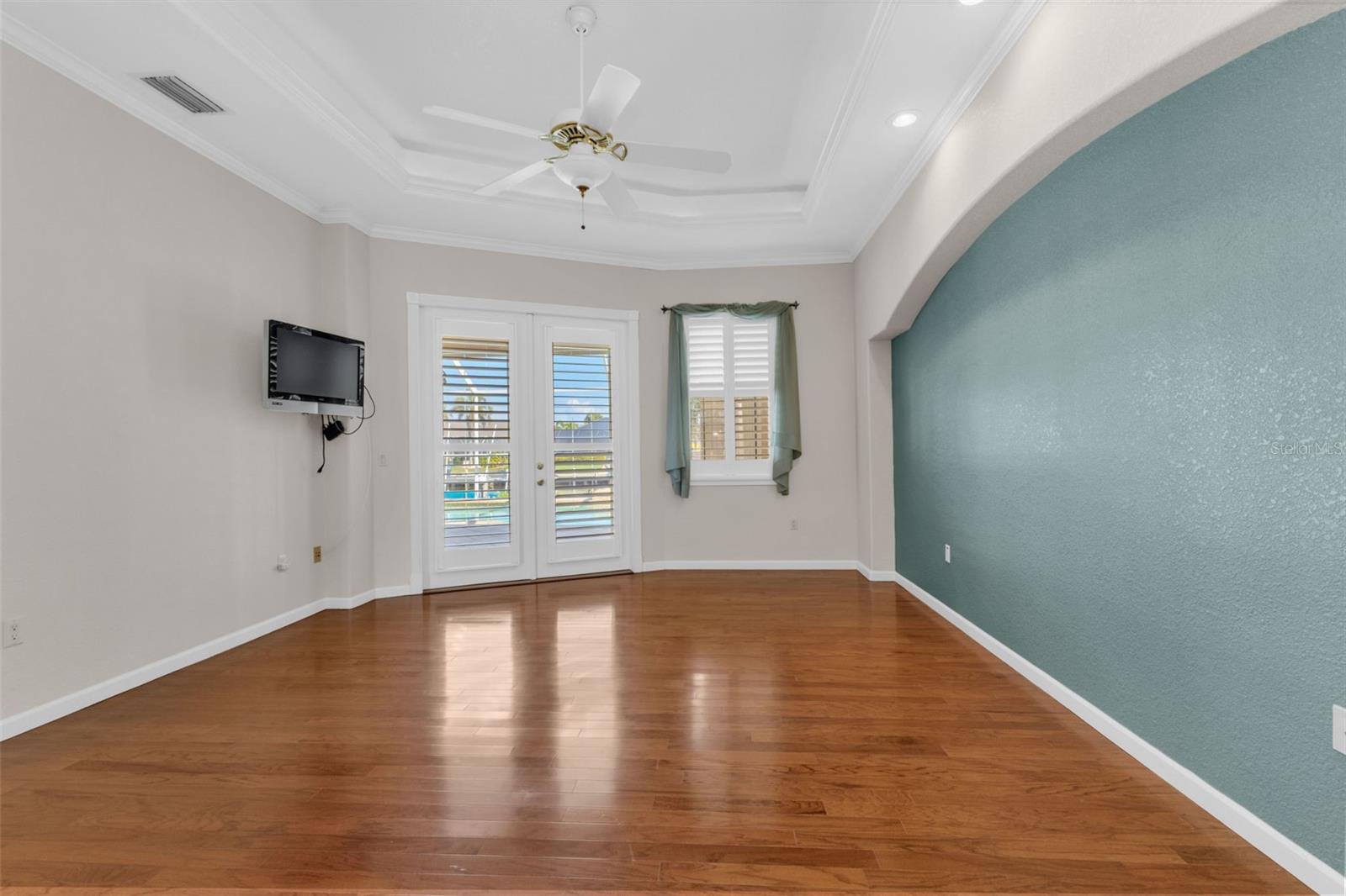 Image 35 of 97 For 570 Andora Drive