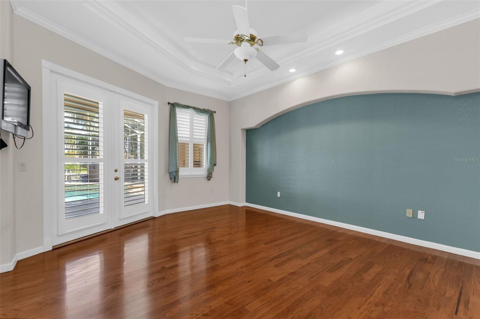 Image 37 of 97 For 570 Andora Drive