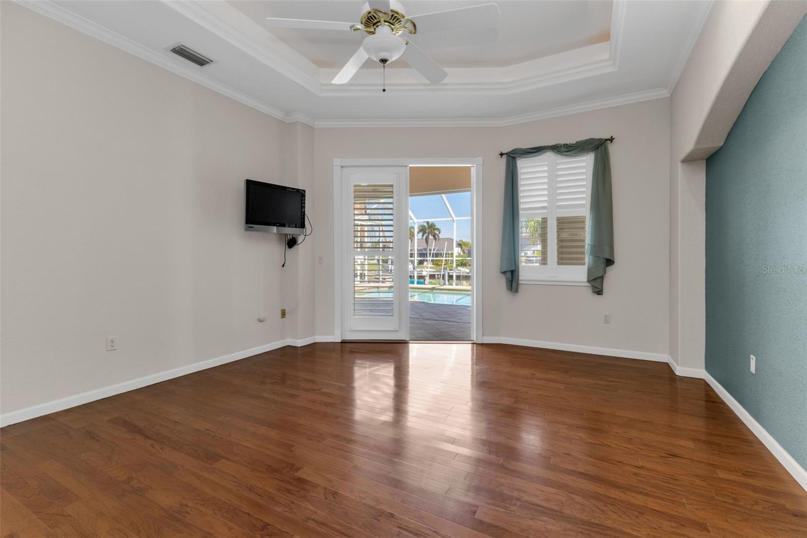 Image 38 of 97 For 570 Andora Drive