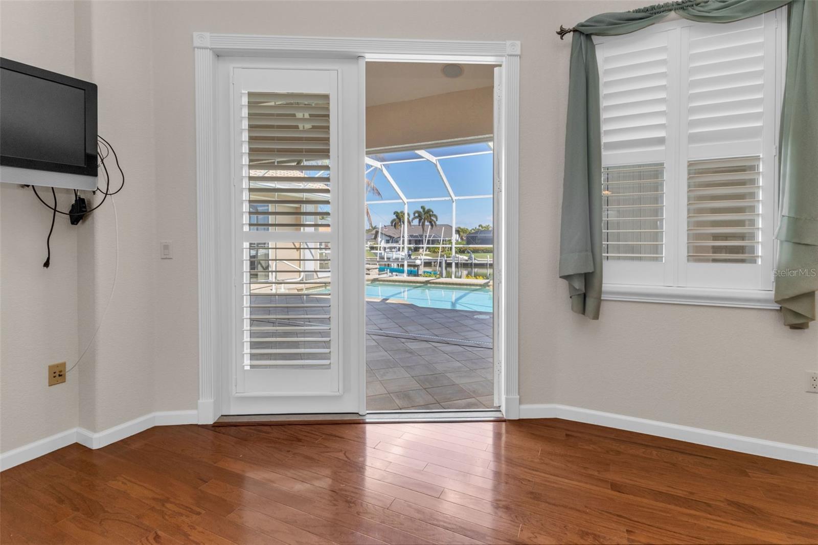 Image 39 of 97 For 570 Andora Drive