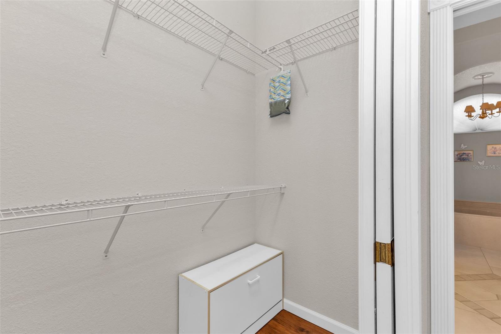 Image 40 of 97 For 570 Andora Drive