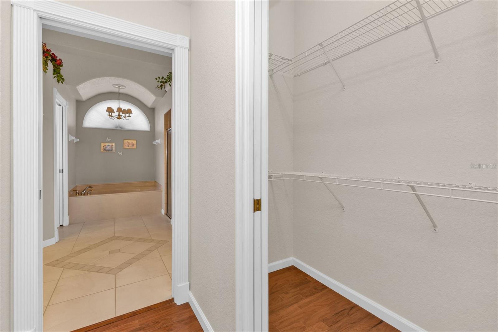 Image 41 of 97 For 570 Andora Drive