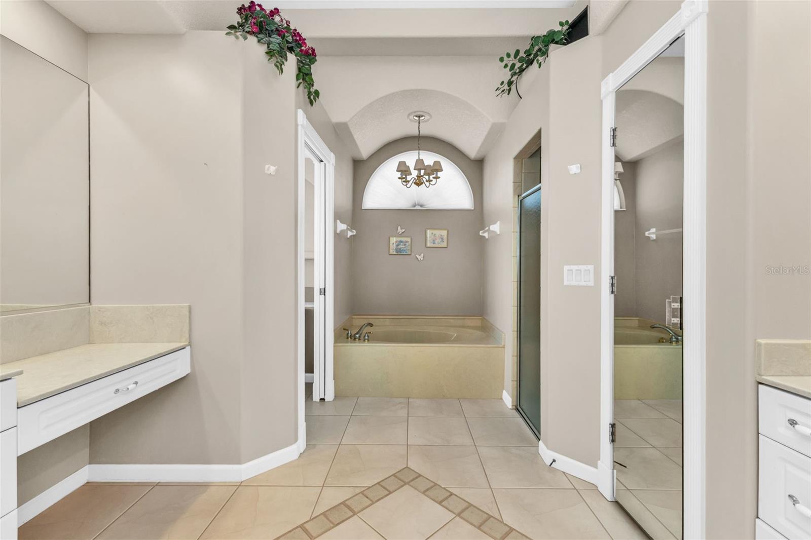 Image 42 of 97 For 570 Andora Drive