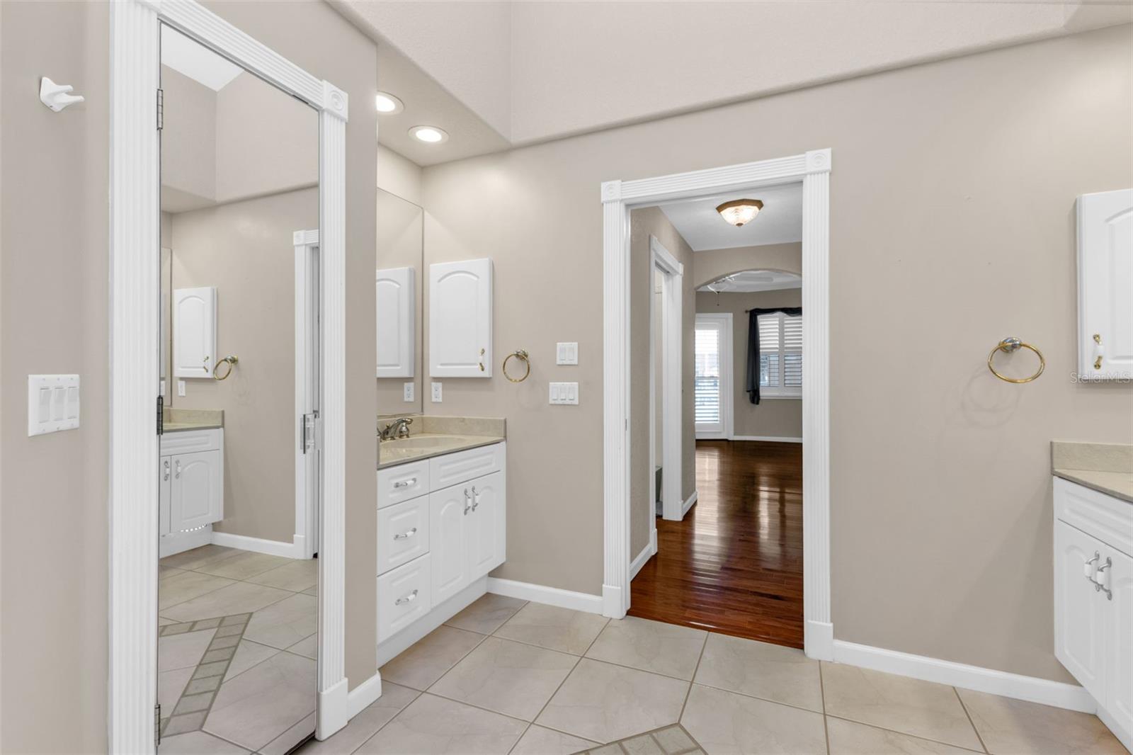 Image 44 of 97 For 570 Andora Drive