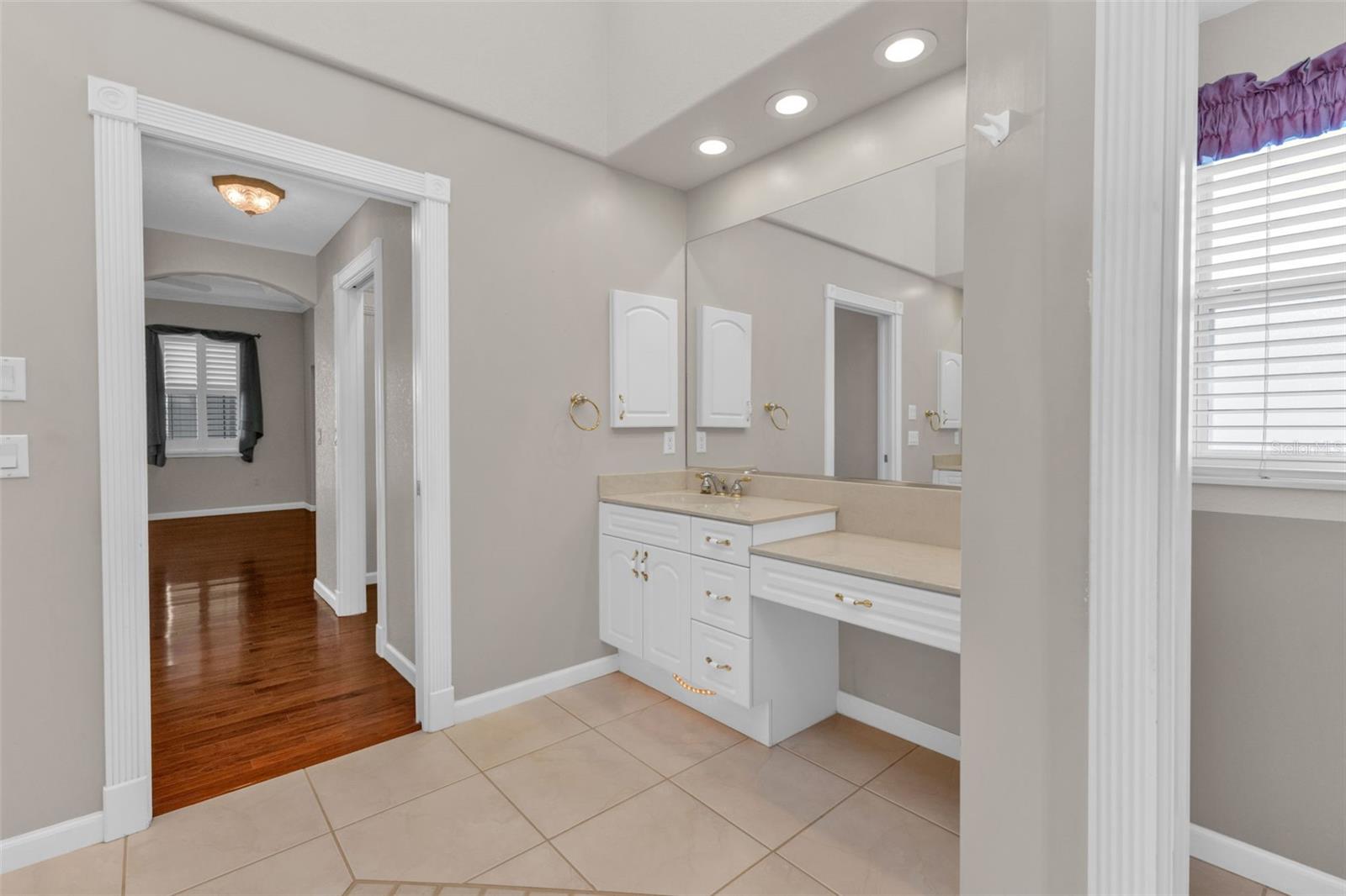 Image 45 of 97 For 570 Andora Drive