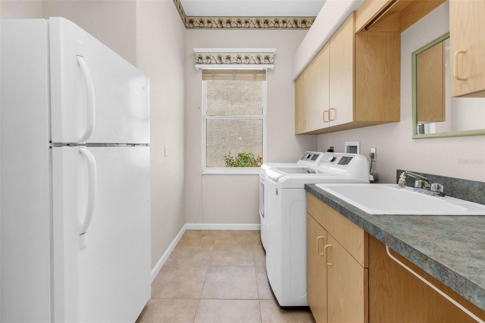 Image 47 of 97 For 570 Andora Drive