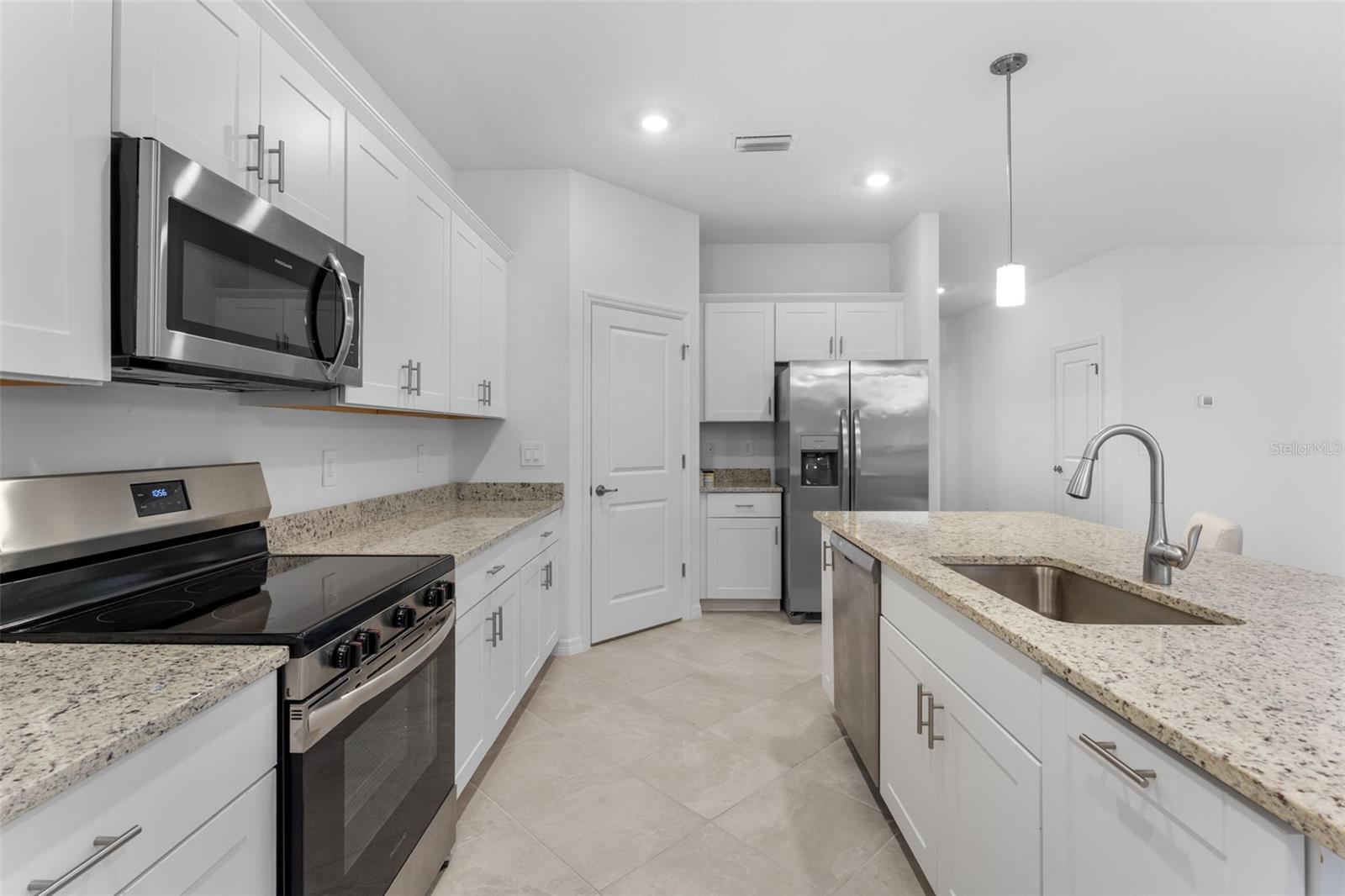 Image 14 of 48 For 1590 Saddlewood Circle