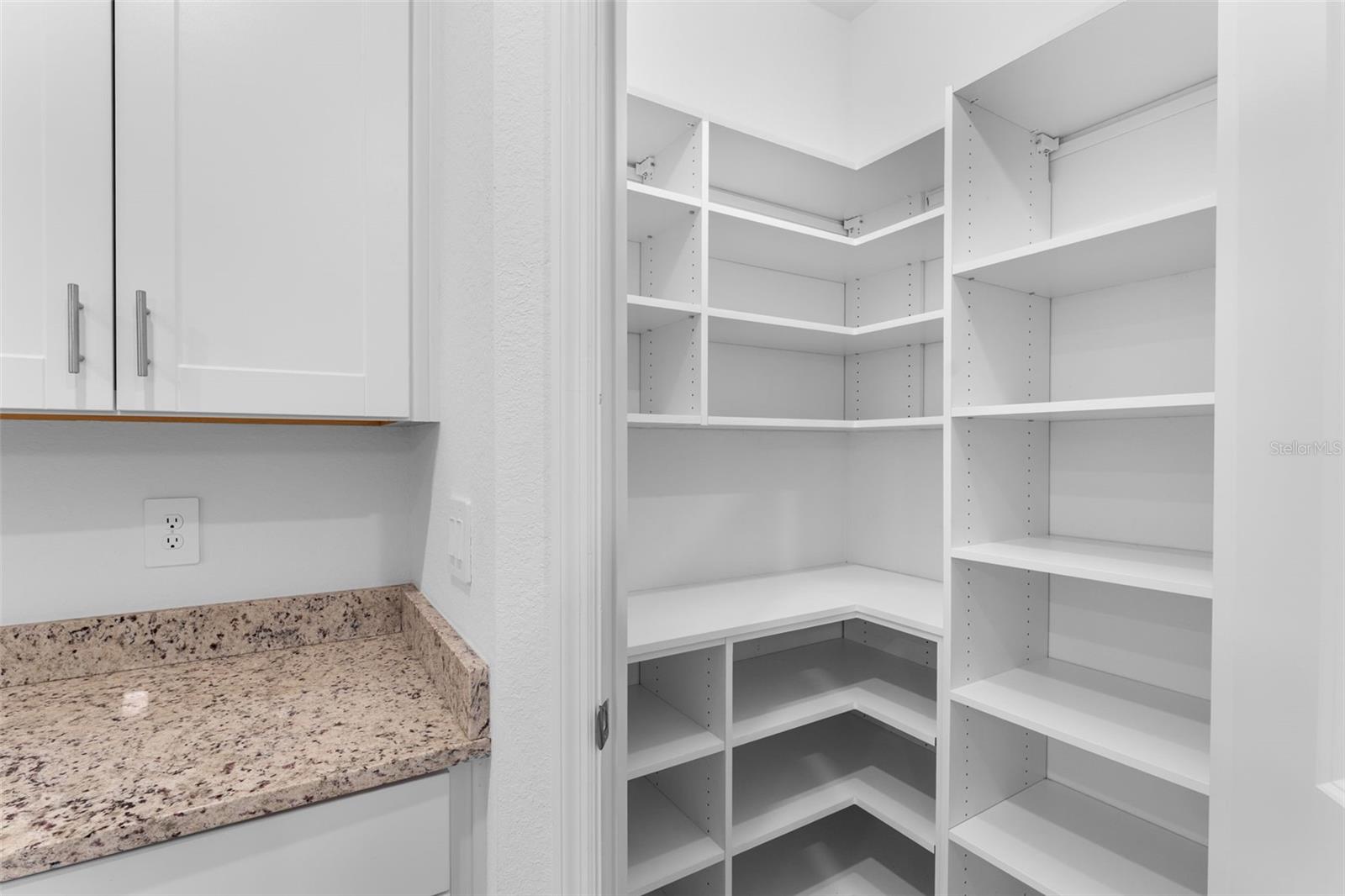 Image 16 of 48 For 1590 Saddlewood Circle