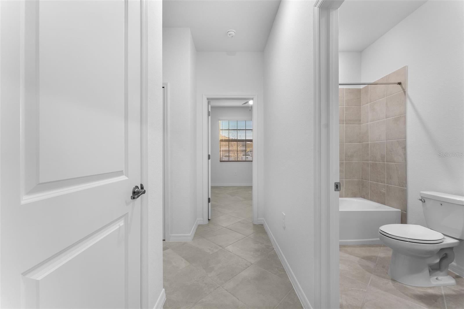 Image 23 of 48 For 1590 Saddlewood Circle