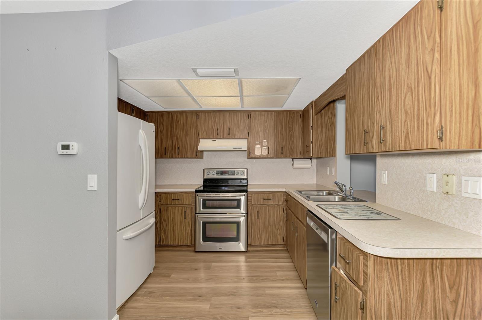 Image 14 of 50 For 22 Oakland Hills Court