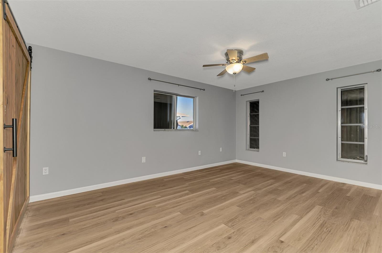 Image 20 of 50 For 22 Oakland Hills Court