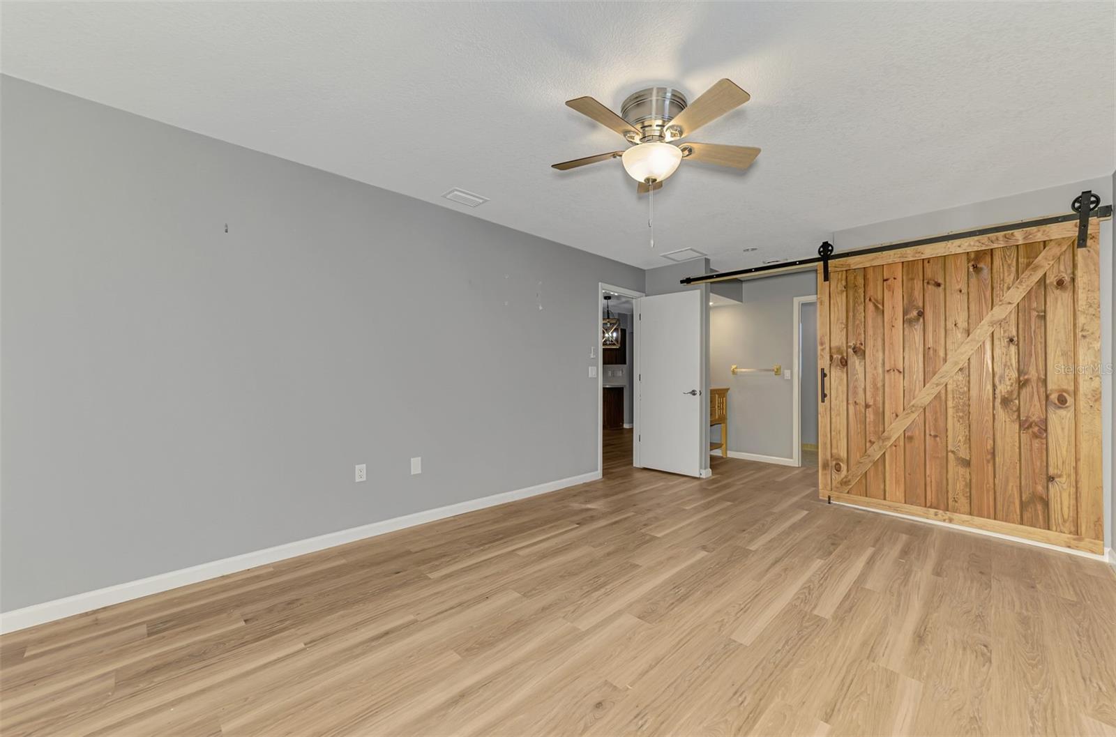 Image 22 of 50 For 22 Oakland Hills Court