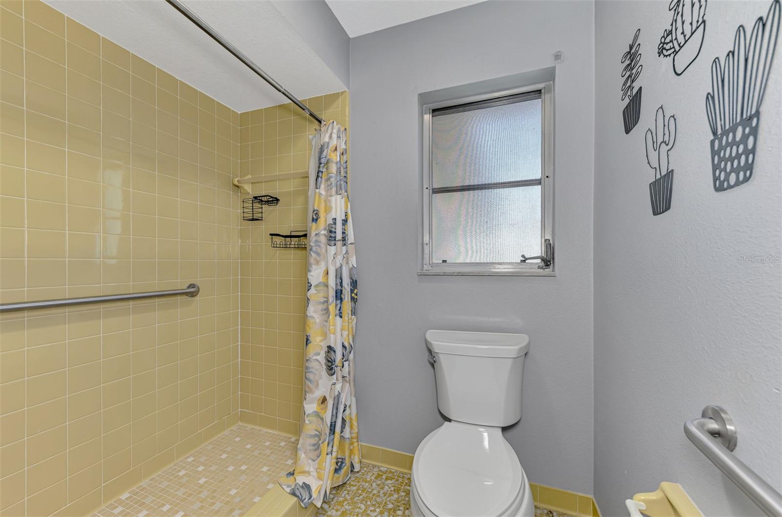 Image 25 of 50 For 22 Oakland Hills Court