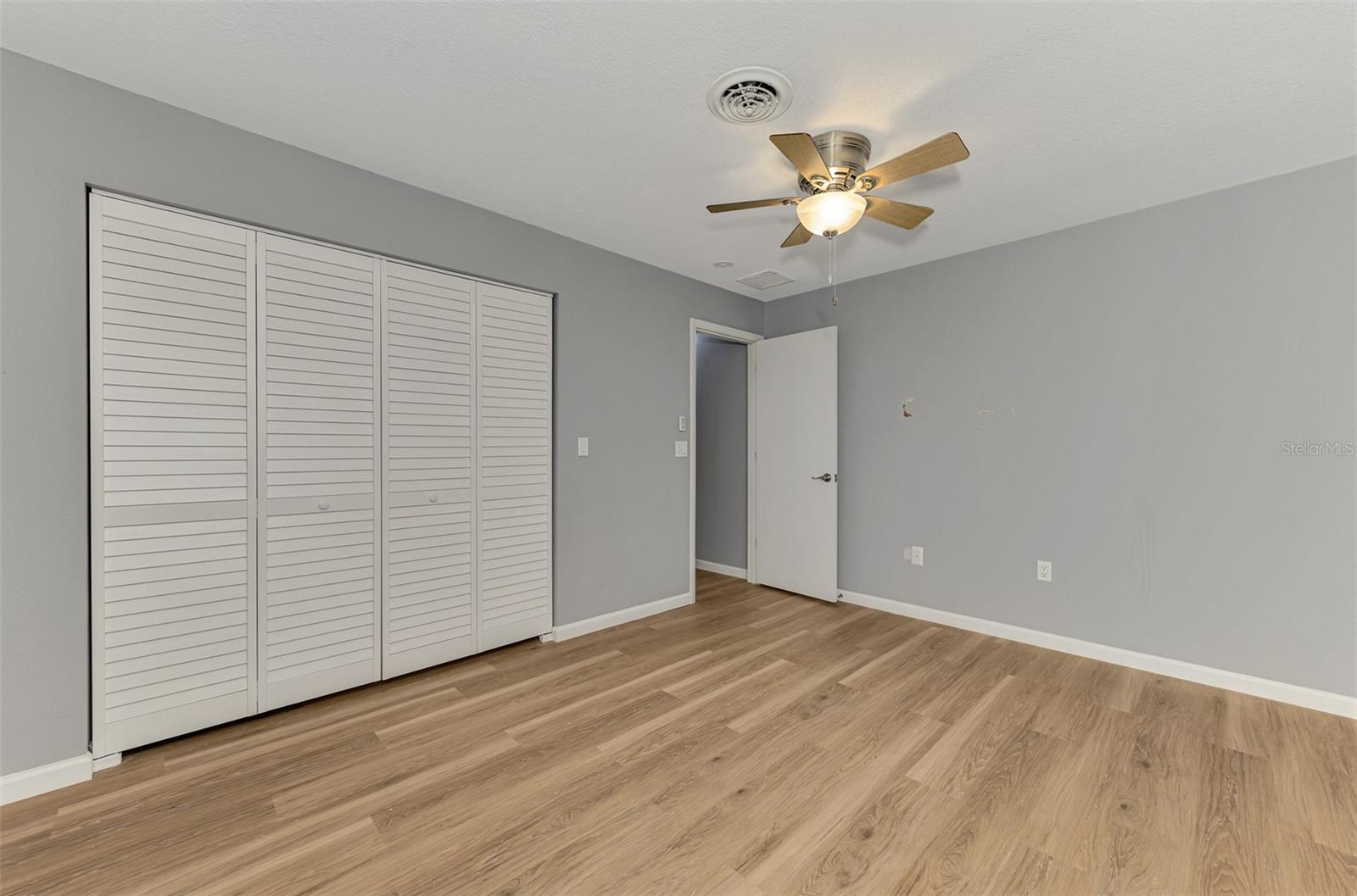 Image 31 of 50 For 22 Oakland Hills Court