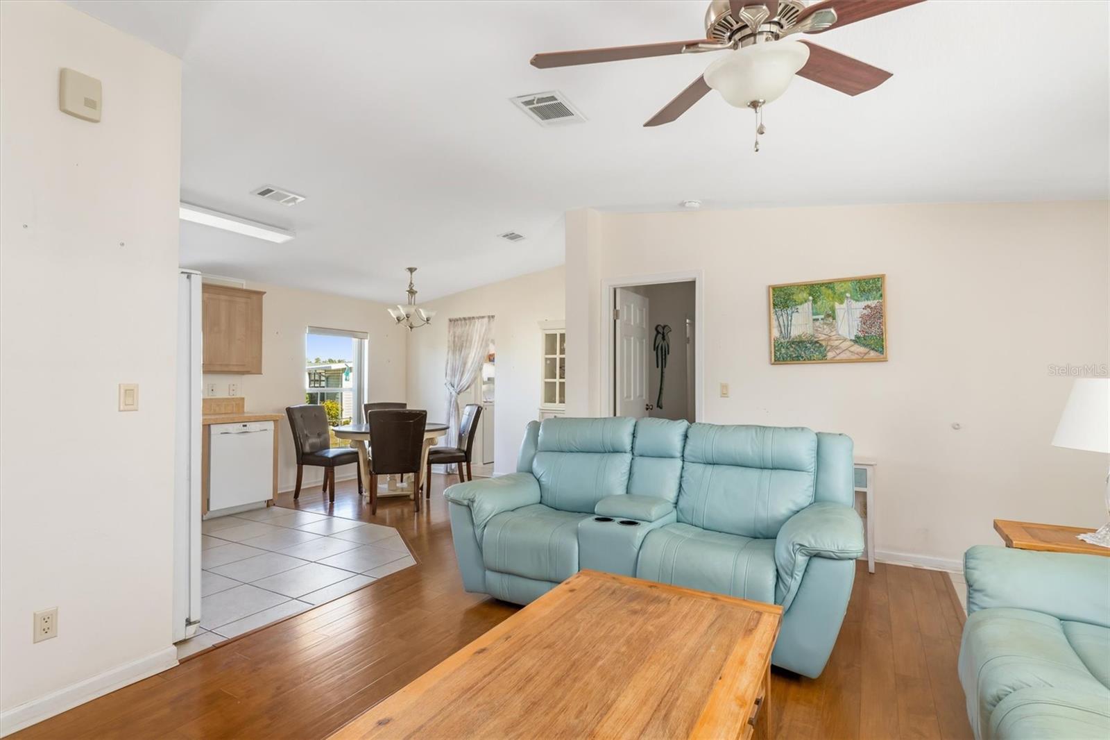 Image 12 of 50 For 1000 Kings Highway 182