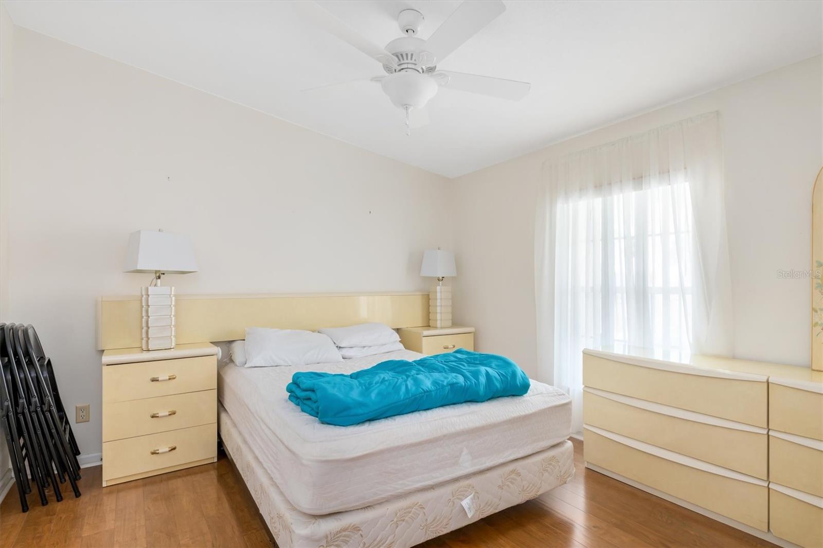 Image 17 of 50 For 1000 Kings Highway 182