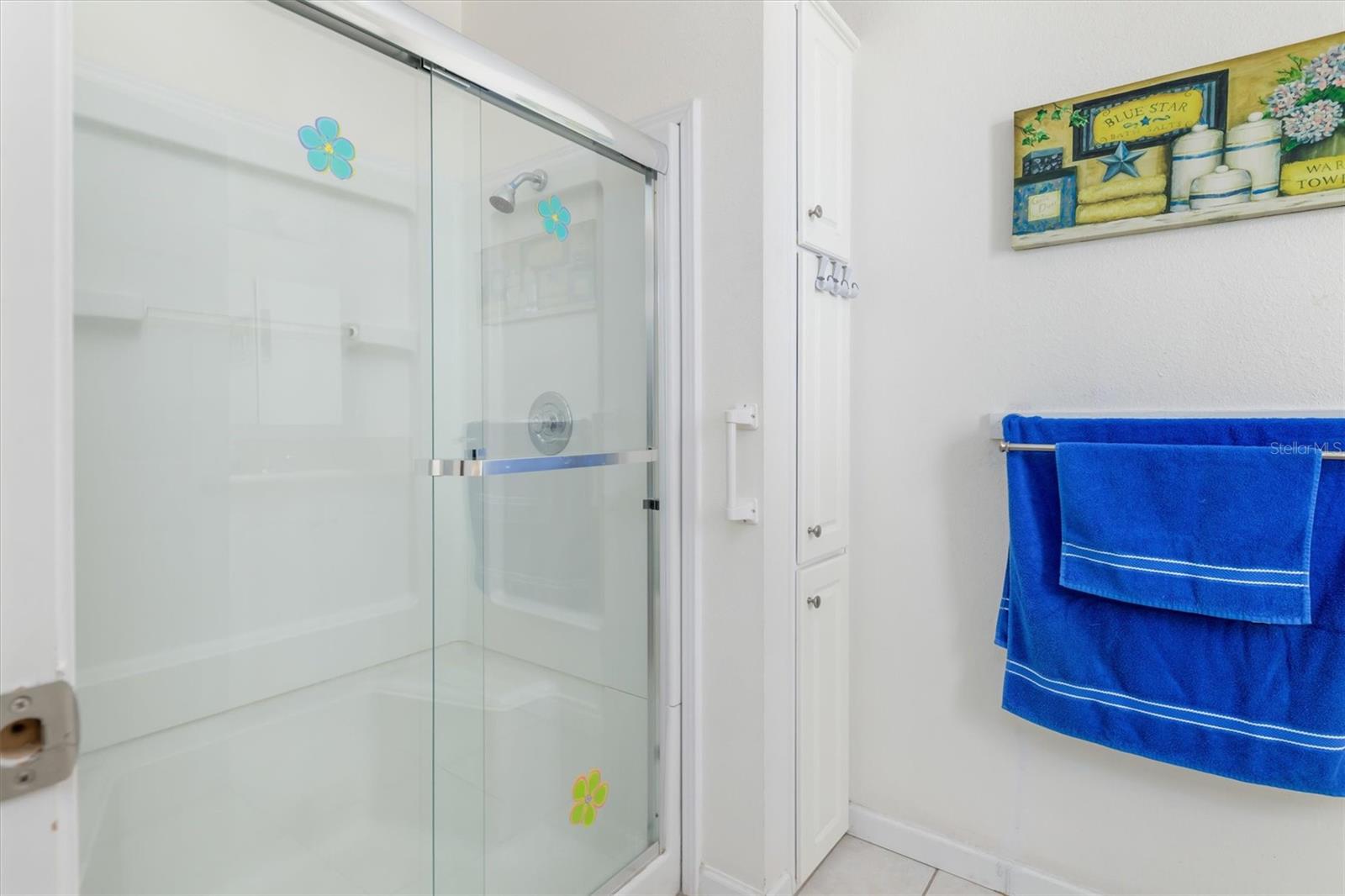 Image 21 of 50 For 1000 Kings Highway 182